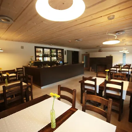 ゲストハウス Zemanov Dvor Lietavská Svinná